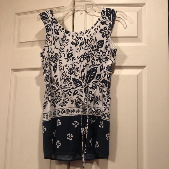 ALC -At Last Classic Small Cotton Navy & White Floral Print VNeck Sleeveless Top - Picture 5 of 6